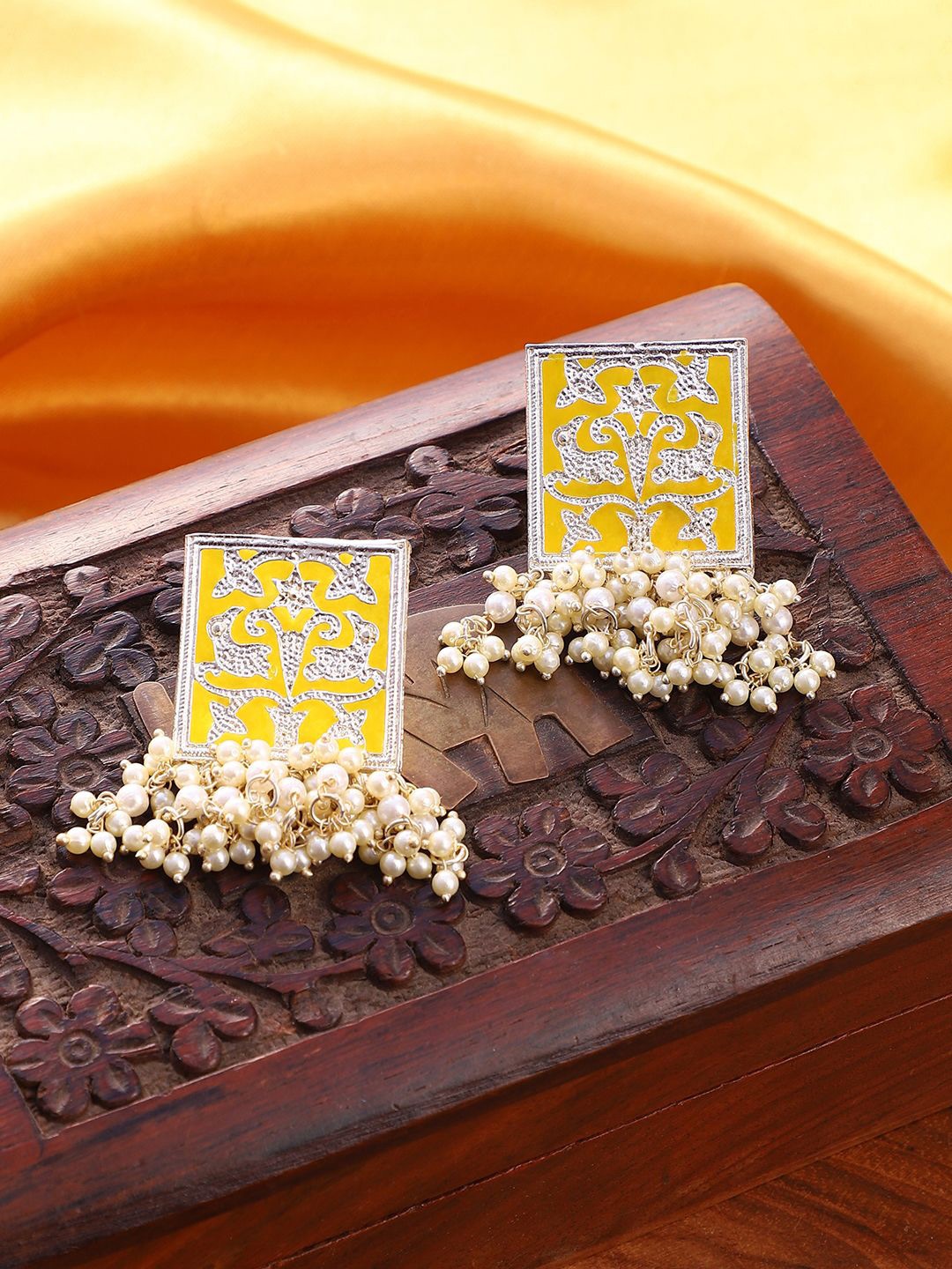 

SOHI Gold-Plated Square Shaped Pearls Beaded The Niloufar Drop Earrings, Yellow