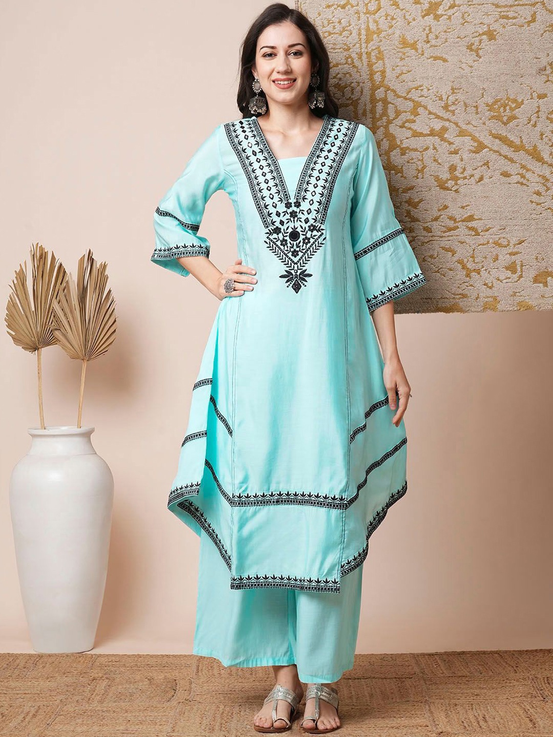 

FASHOR Mirror Embroidered Tunic With Trousers, Blue