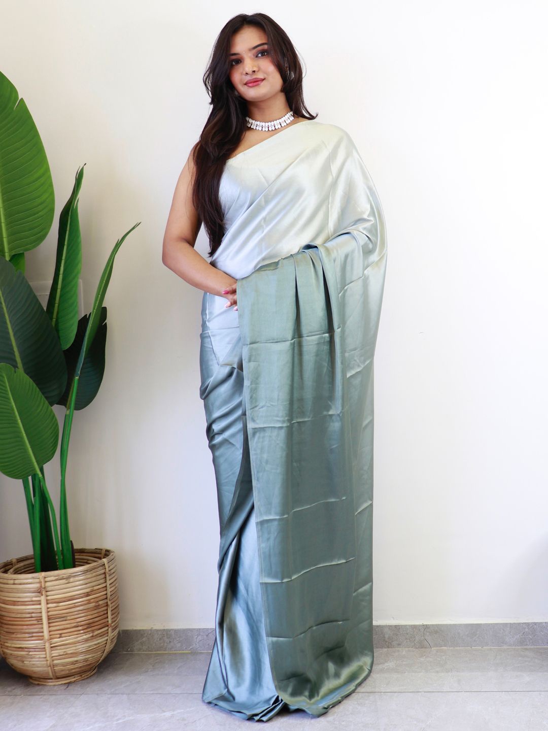 

Mitera Ombre Poly Chiffon Ready to Wear Saree, Green