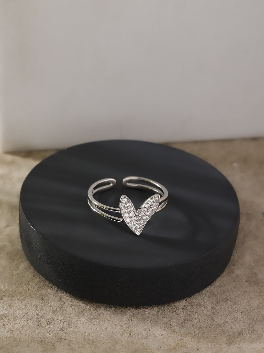 

DIAVO 925 Sterling Silver Rhodium Plated Artificial Stone Studded Finger Ring