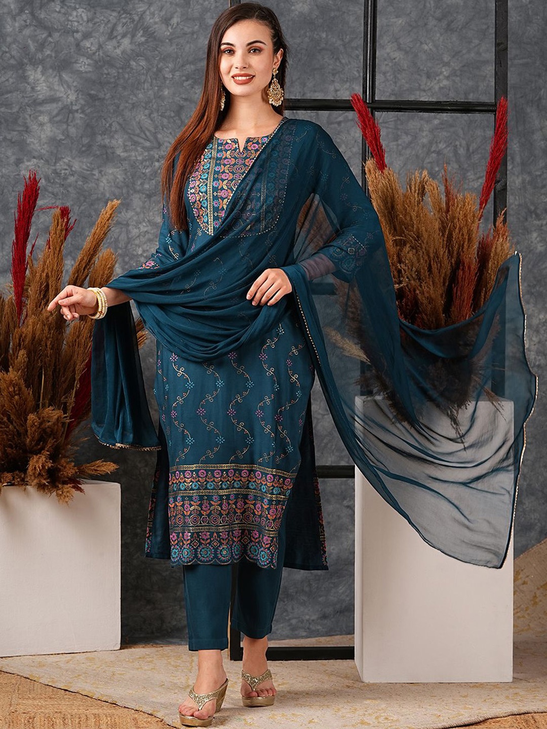 

GoSriKi Ethnic Motifs Printed Regular Gotta Patti Straight Kurta with Trousers & Dupatta, Blue