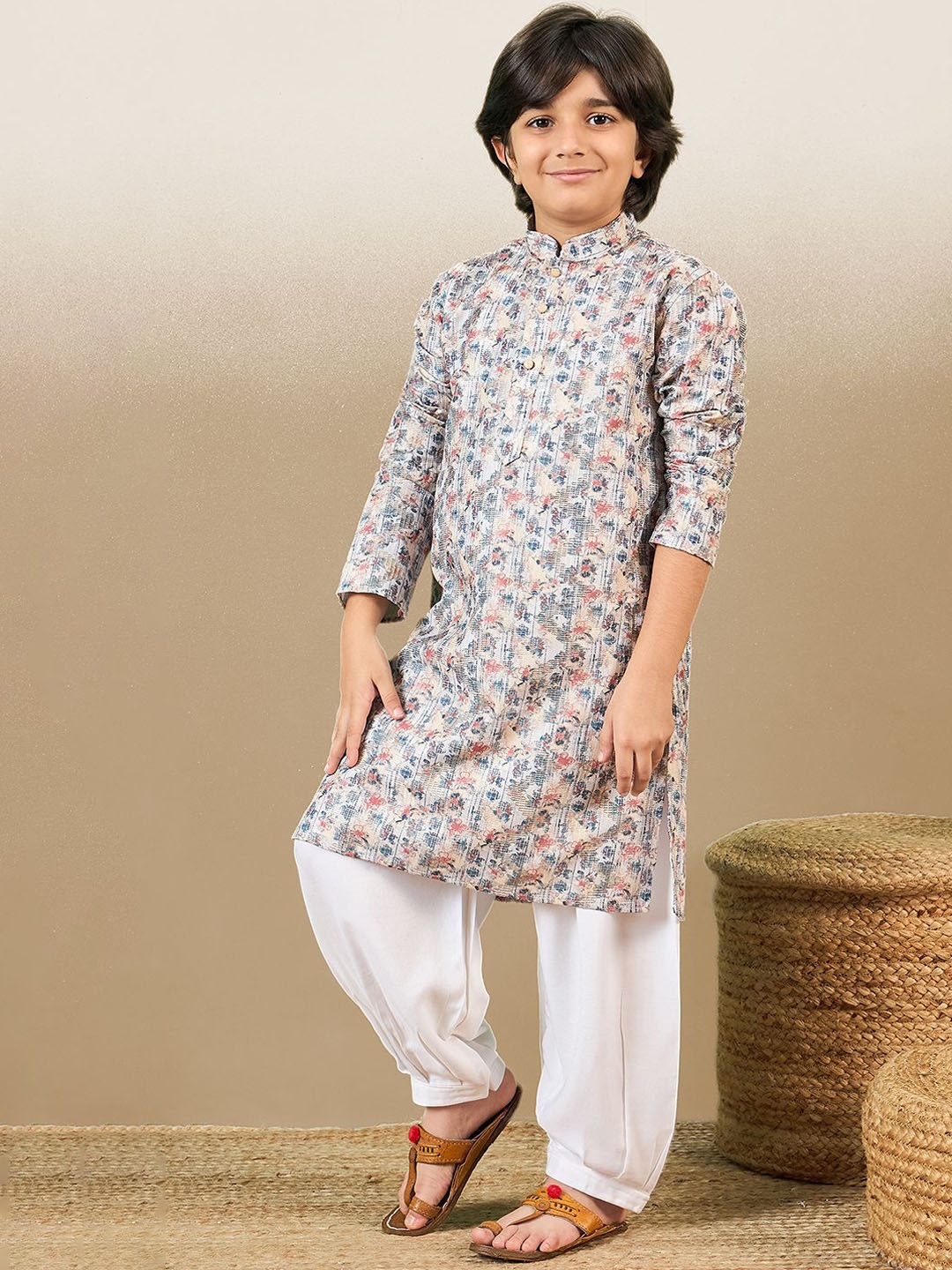 

Here&Now X Sanwara Boys Floral Printed Zari Work Straight Kurta With Patiala, Yellow