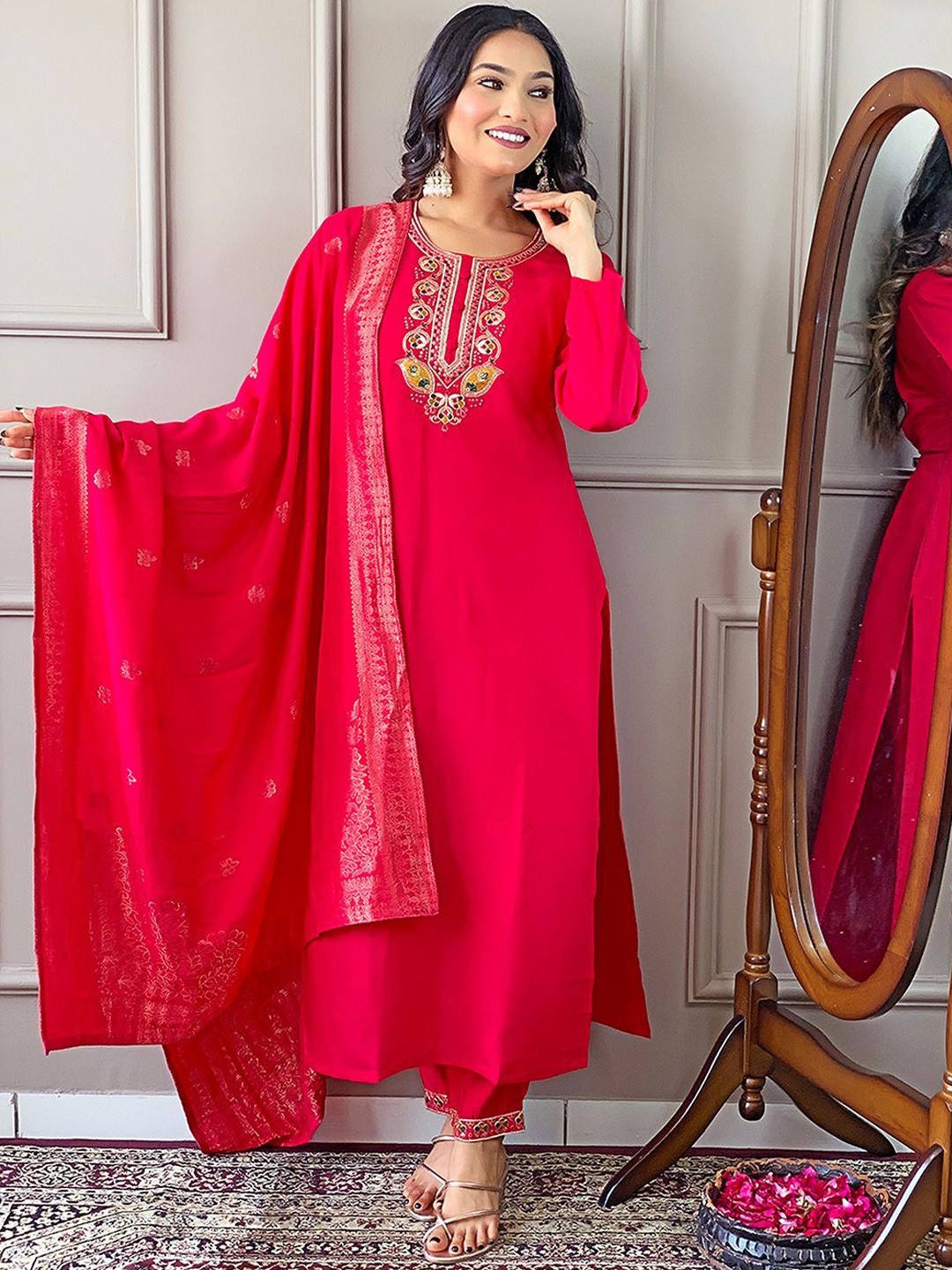

Ishin Floral Embroidered Regular Thread Work Straight Kurta with Trousers & Dupatta, Red