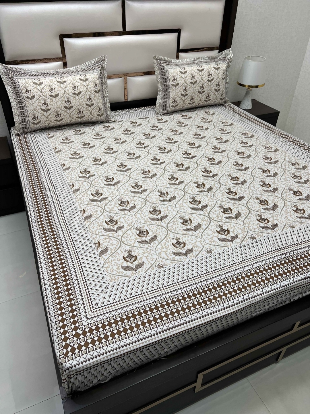 

Pure Decor Cotton King Size Double Bedsheet With 2 Pillow Covers 2.74m X 2.74m, White