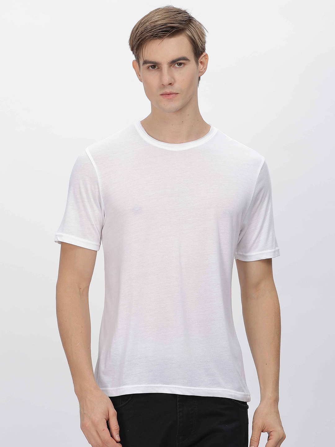 

DOMIN8 Men Solid Round Neck T-shirt, White