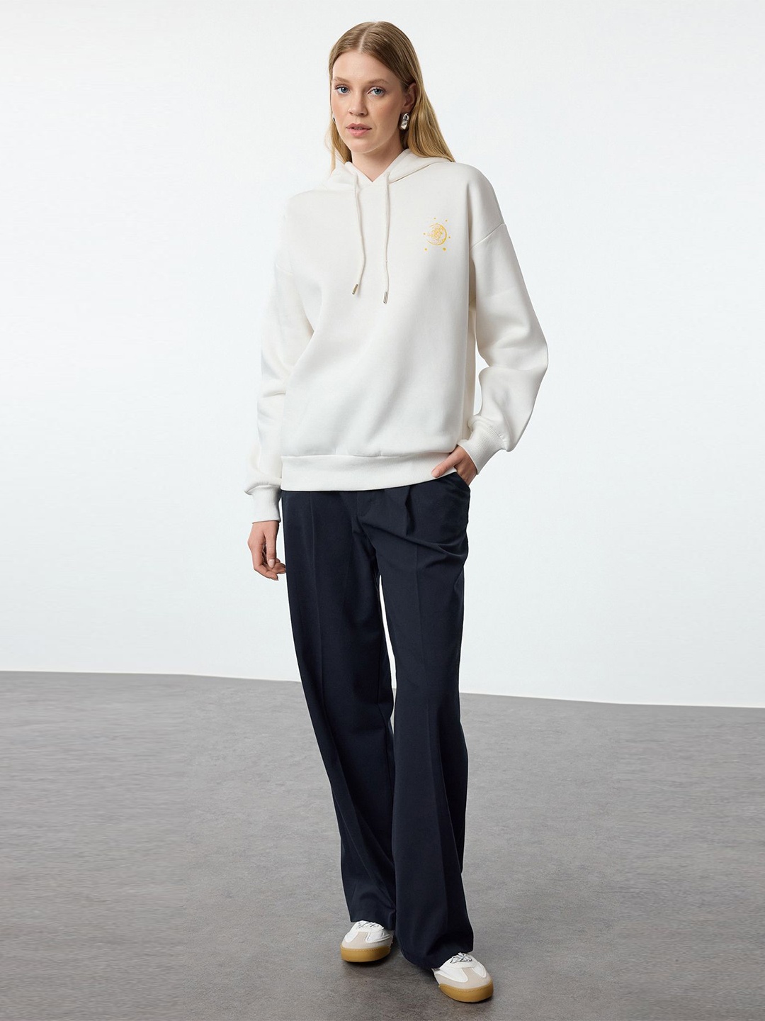 

Trendyol Women Sweatshirt, Na