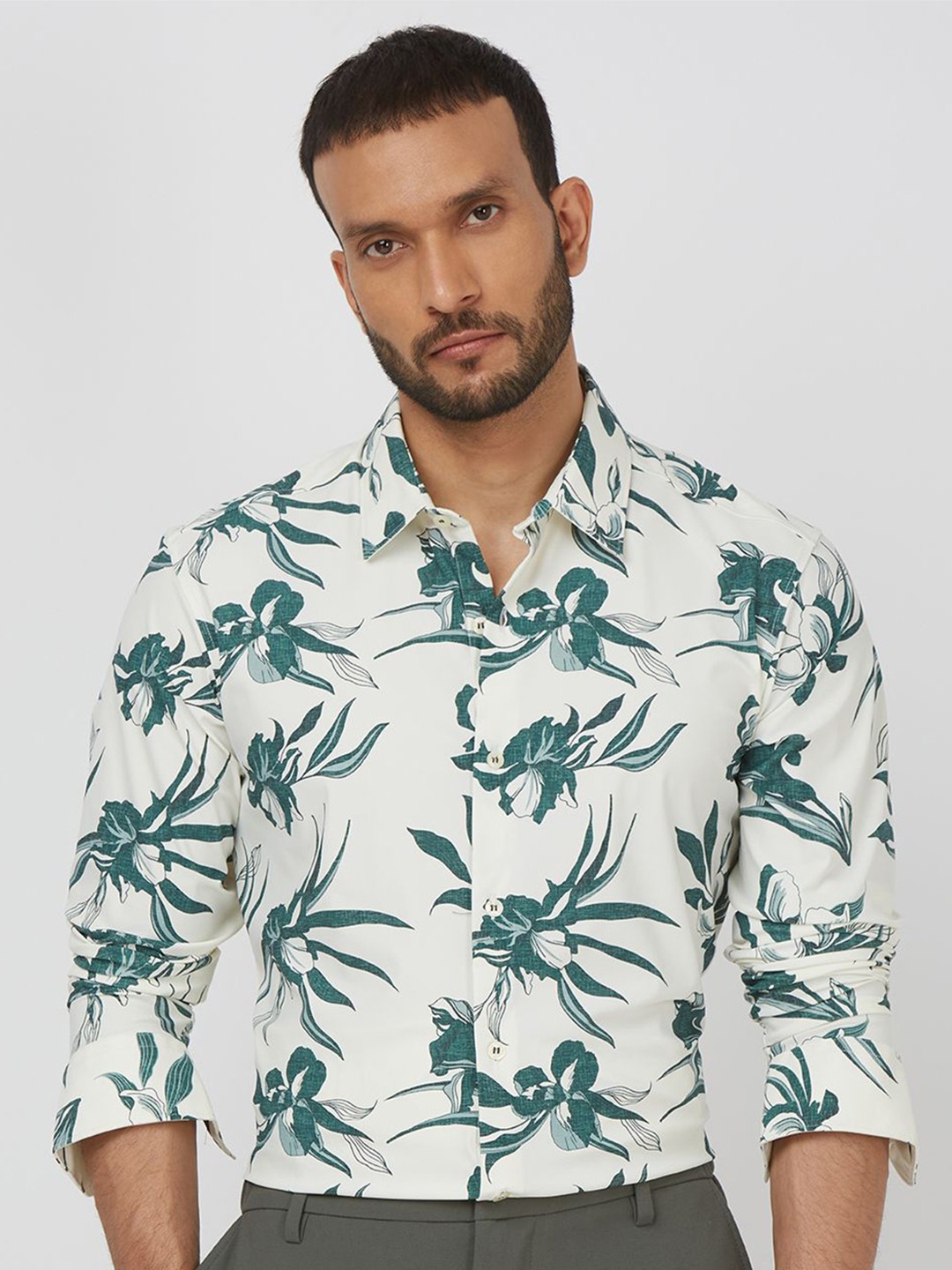 

Mufti Men aw-24 Slim Fit Floral Printed Casual Shirt, Green
