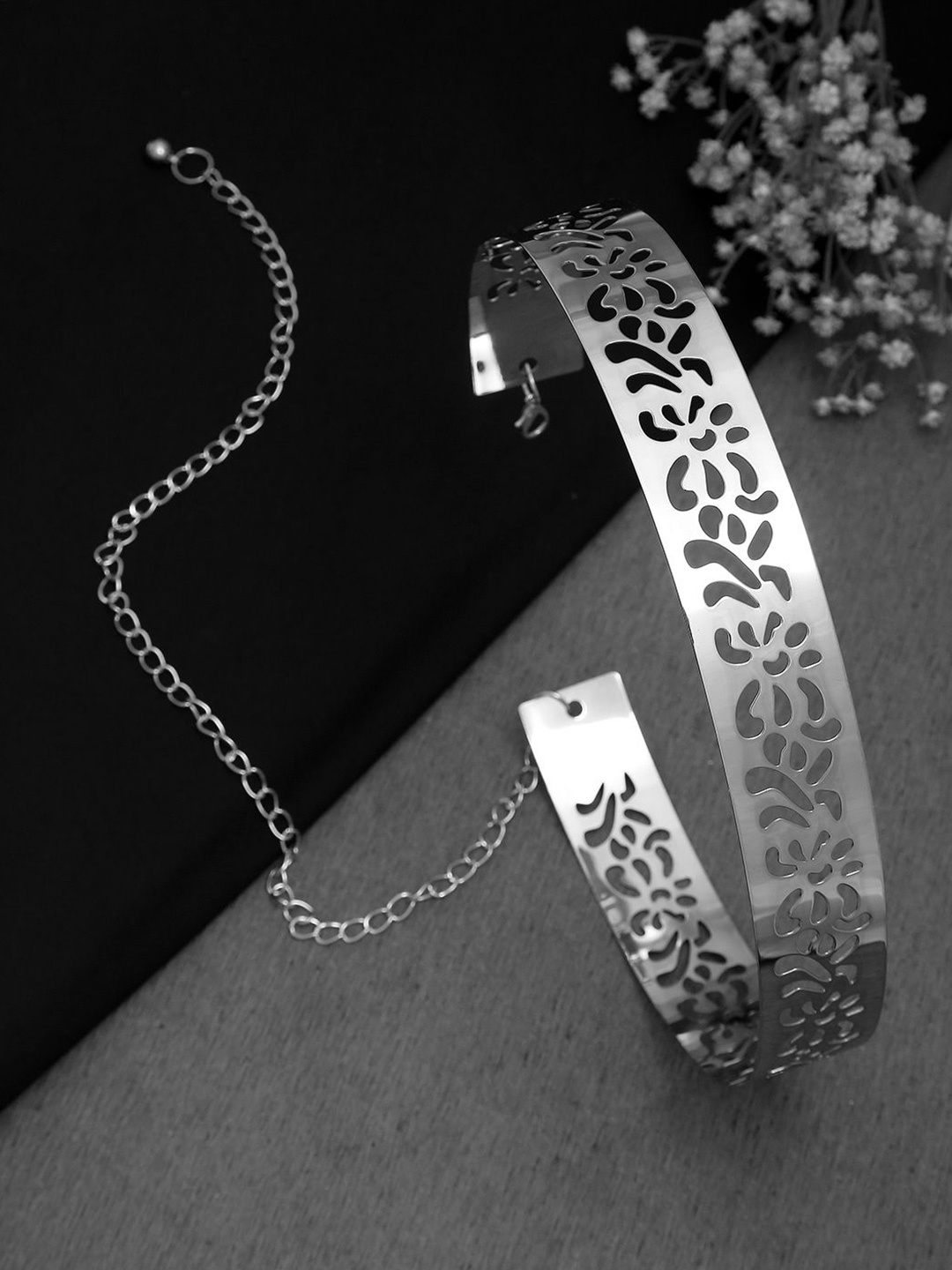 

DressBerry Women Textured Belt, Silver