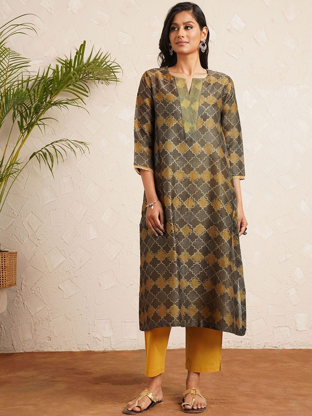 

JAYPORE Geometric Printed Regular Cotton Straight Kurta, Mustard