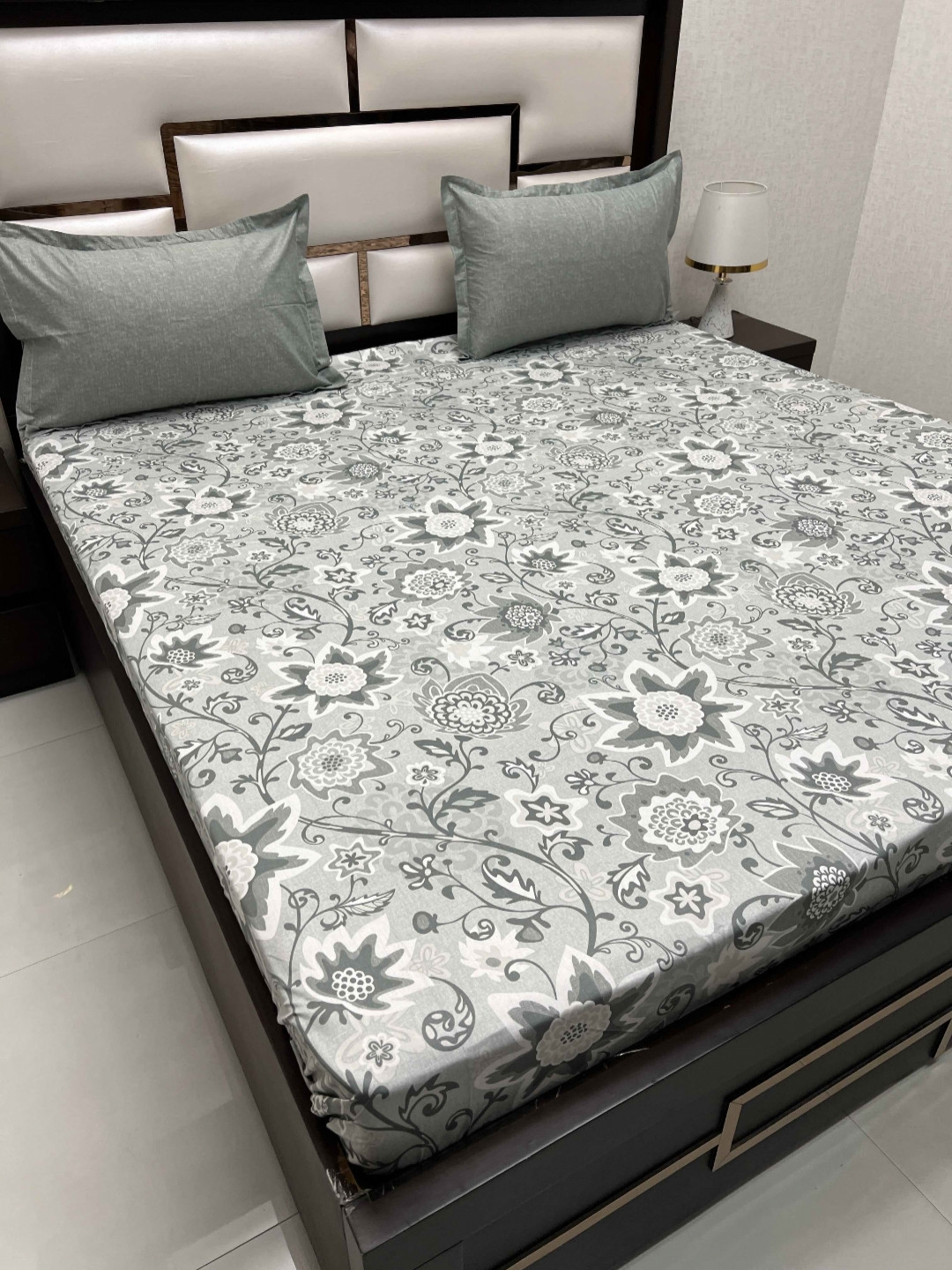 

Pure Decor Lifestyle Green Printed Pure Cotton 380 TC King Bedsheet With 2 Pillow Covers