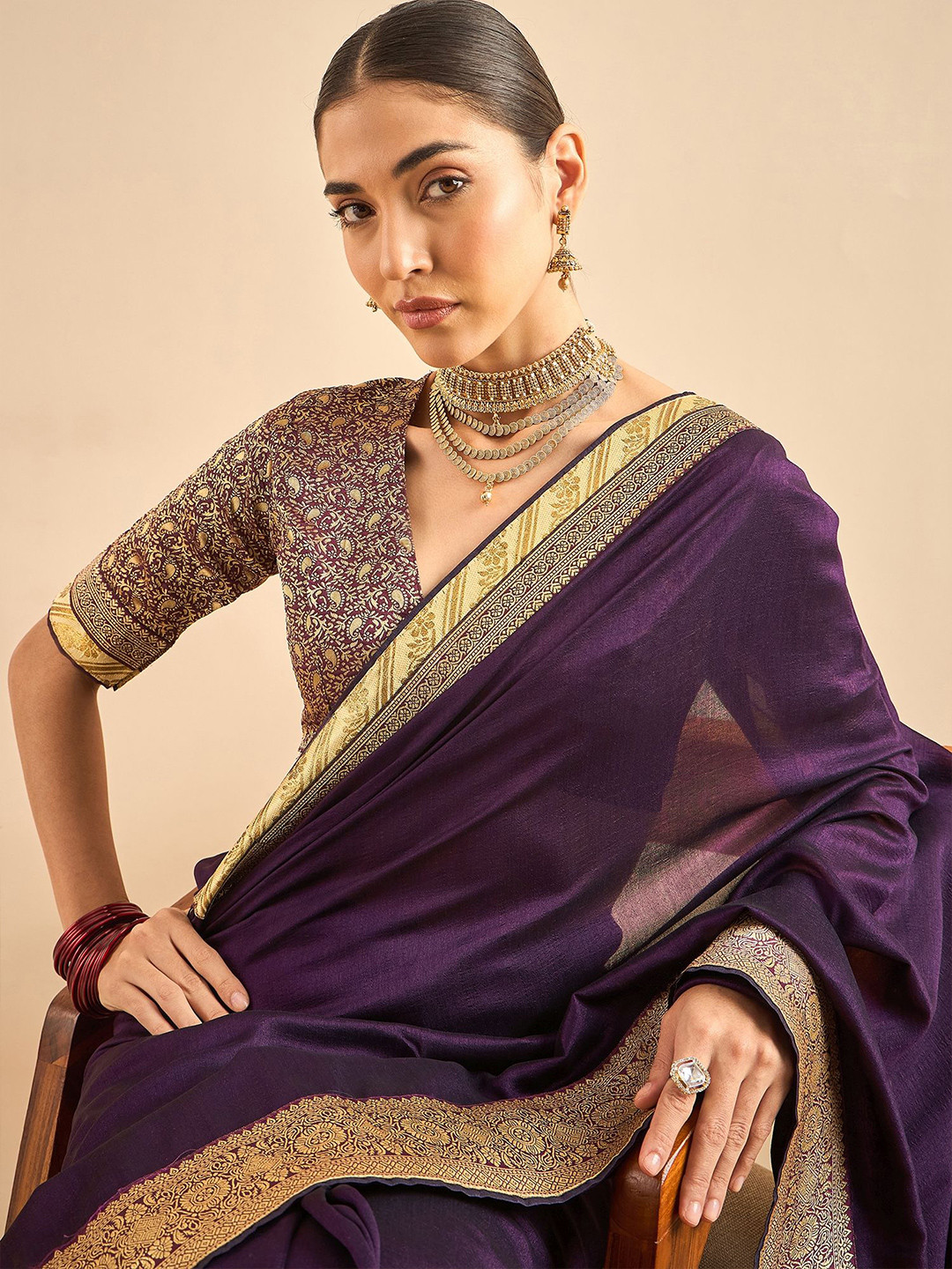 

Sangria Printed Solid Saree With Blouse, Purple