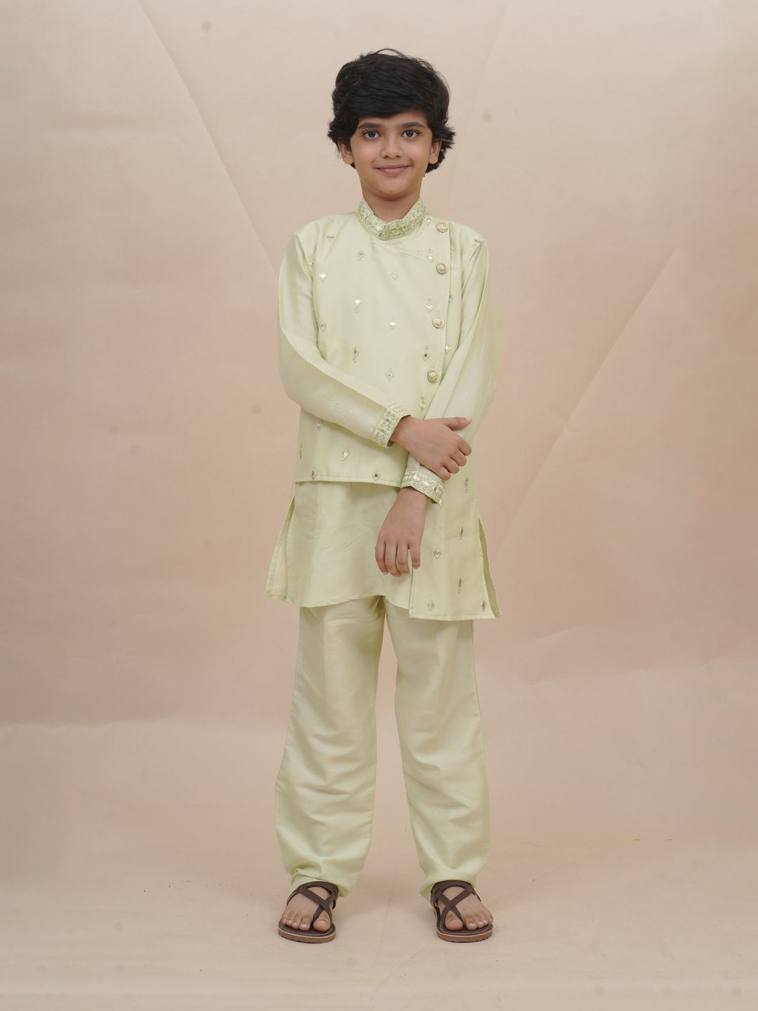 

Sangria Boys Printed Regular Kurta With Trousers, Green