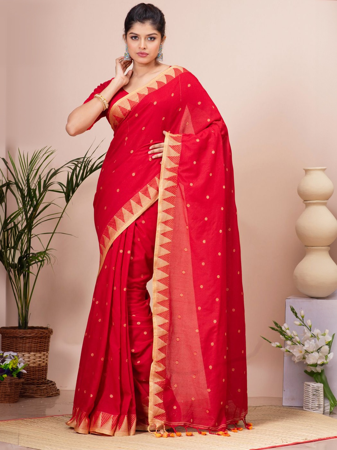 

Crochetin Woven Design Saree, Red