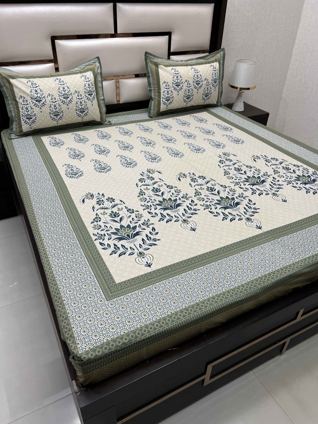 

Pure Decor Lifestyle Beige & Navy Blue Cotton King Bedsheet with 2 Pillow Covers