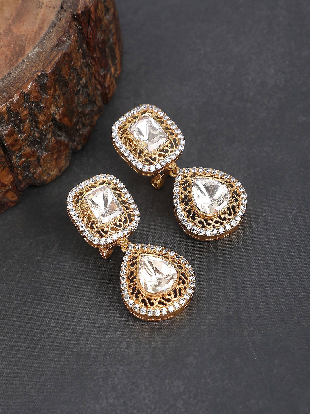 

AURAA TRENDS Gold Plated Artificial Stones Drop Earrings