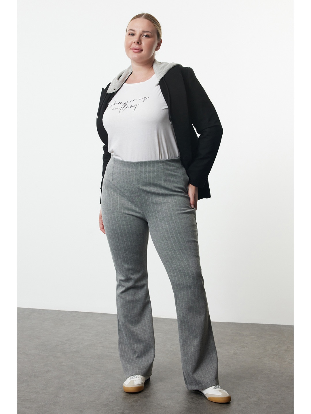 

Trendyol Women Striped Trousers, Na