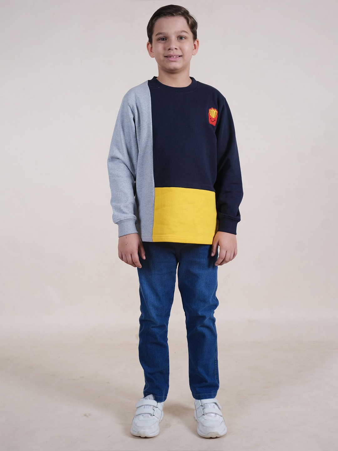 

KiddoPanti Boys Round Neck Colourblocked Sweatshirt with Jeans, Navy blue