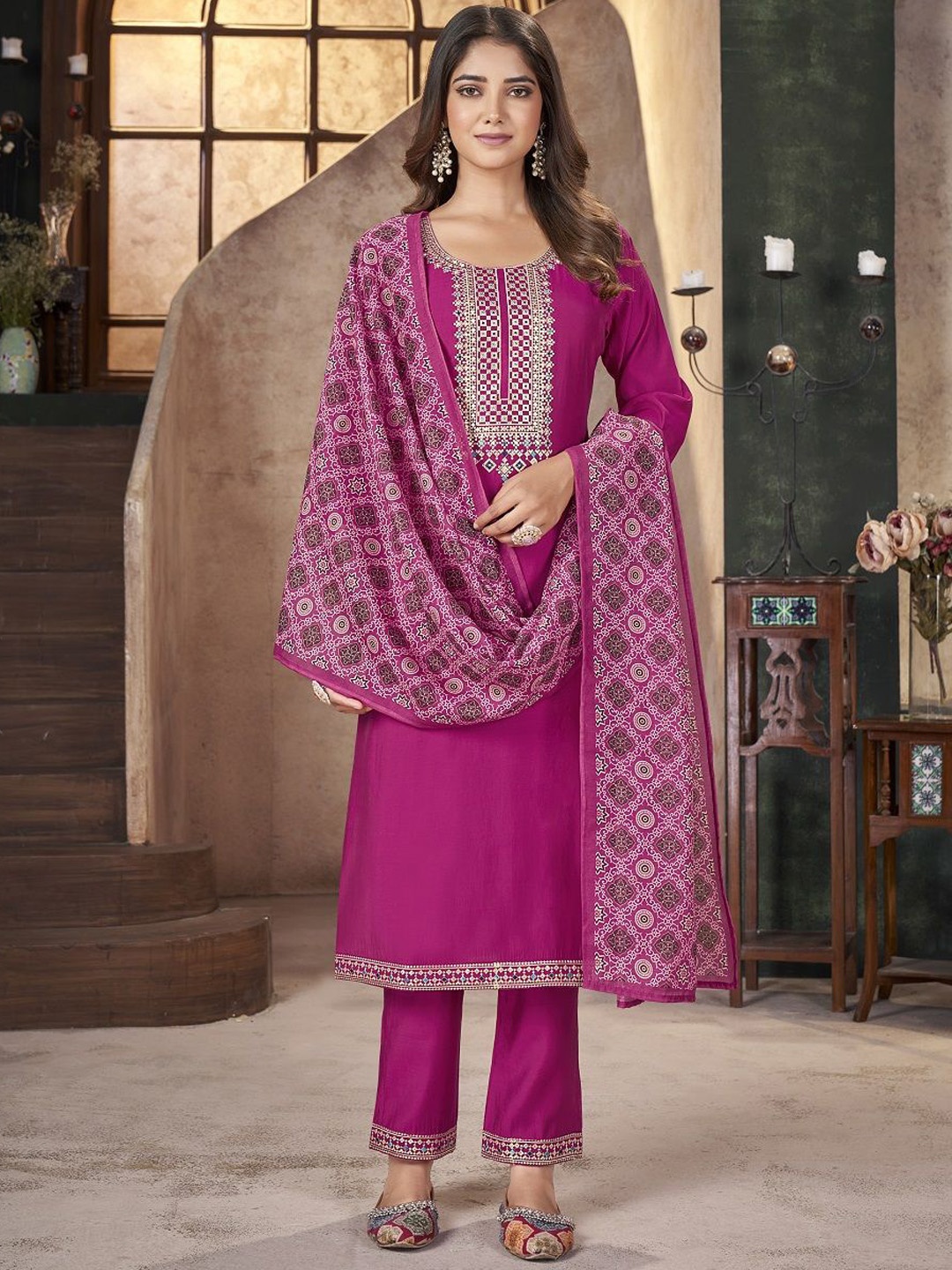 

Stylum Ethnic Motifs Yoke Design Regular Sequinned Kurta With Trousers & Dupatta, Pink