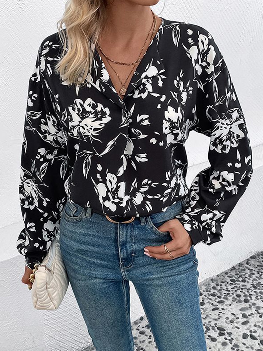 

HERE&NOW Women Floral Printed V-Neck Top, Black