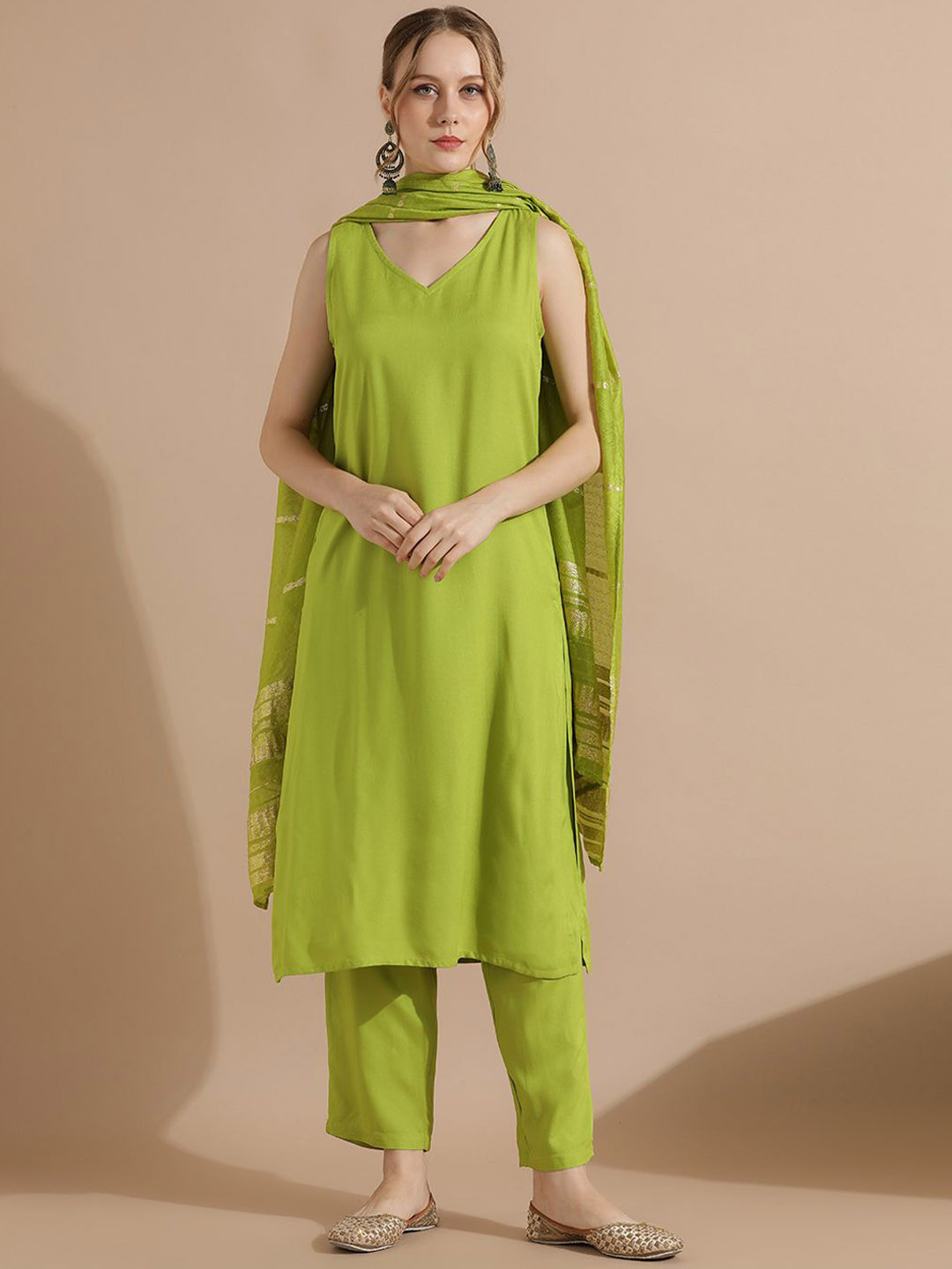 

STYLEBAAZI Women Regular Kurta with Trousers & With Dupatta, Green