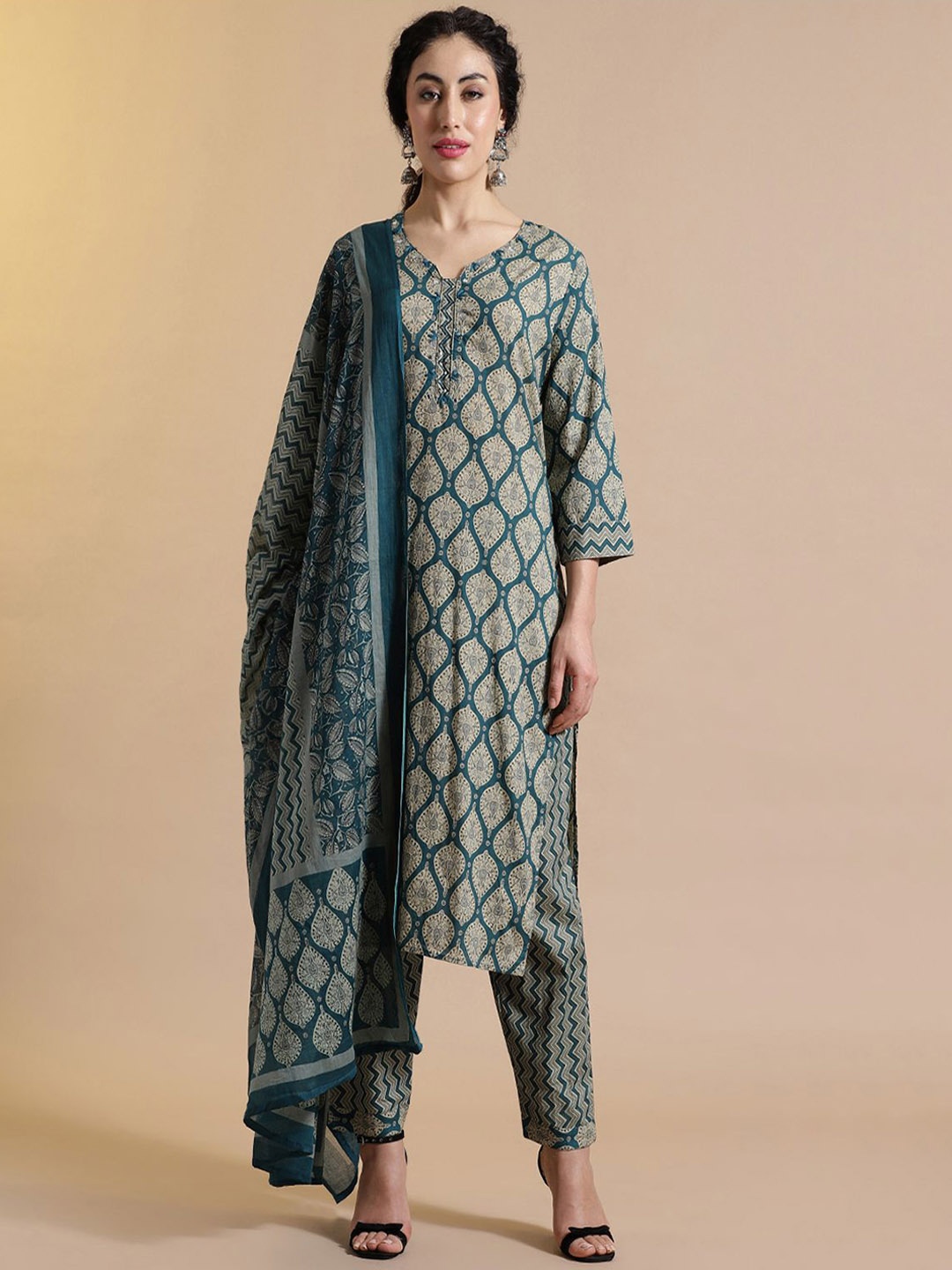 

STYLEBAAZI Women Pure Cotton Kurta with Trousers & With Dupatta, Green