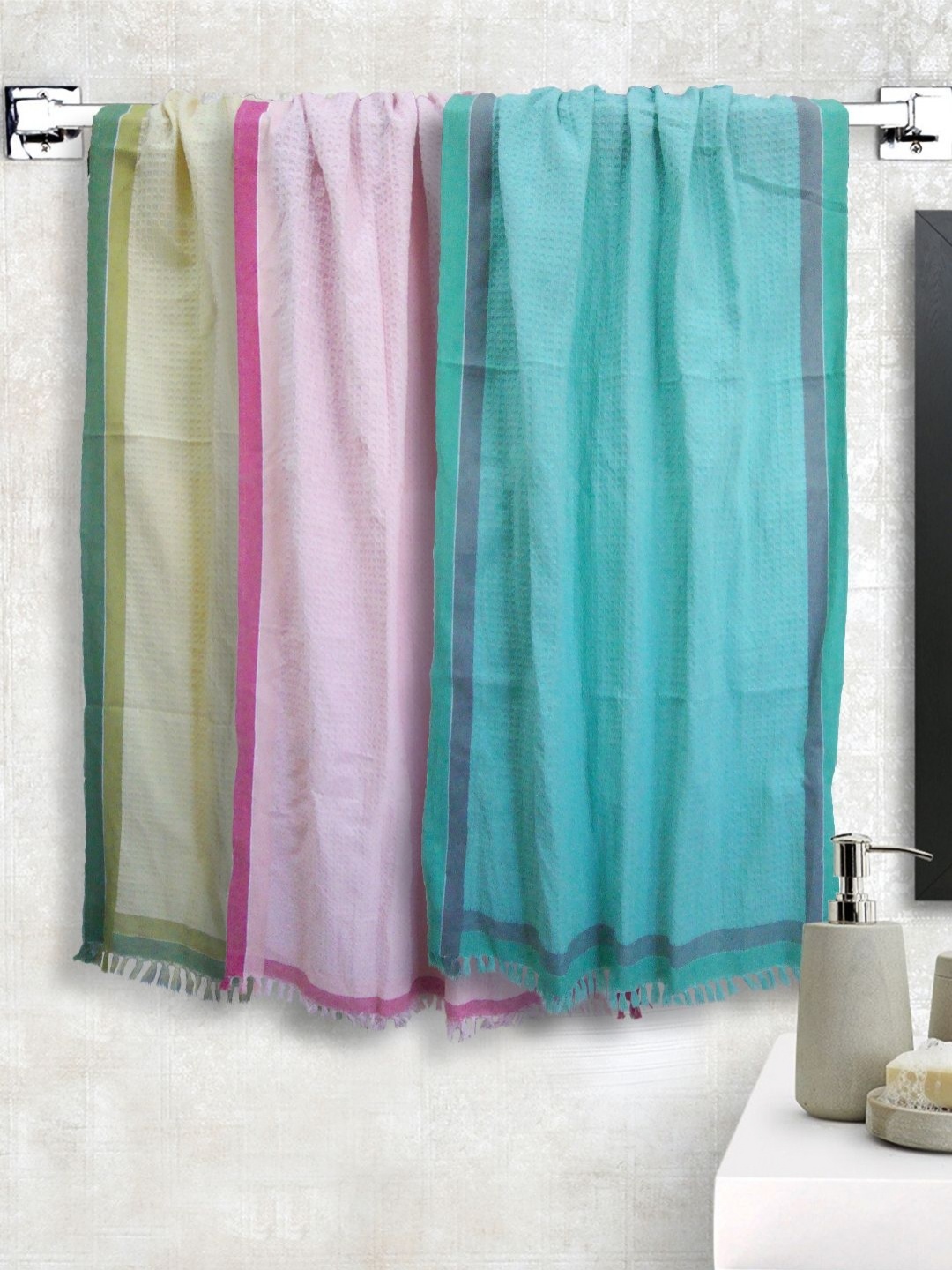 

Aura Pink & Sea Green 3 Pieces Cotton 210 GSM Bath Towels