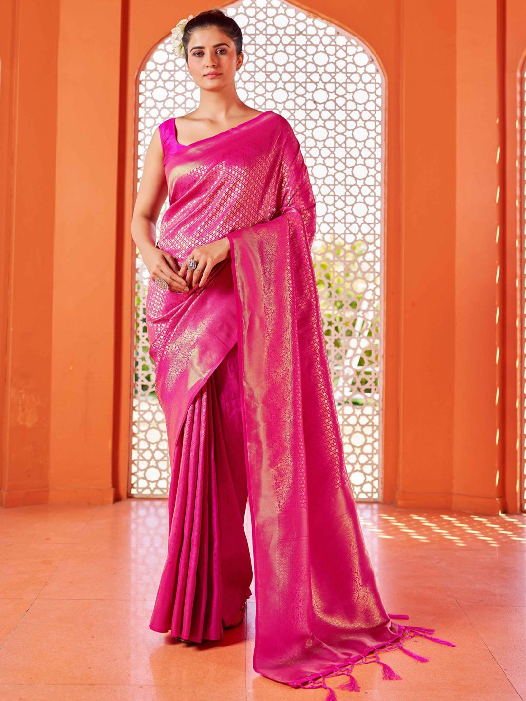 

Krimmple Woven Design Zari Saree, Pink