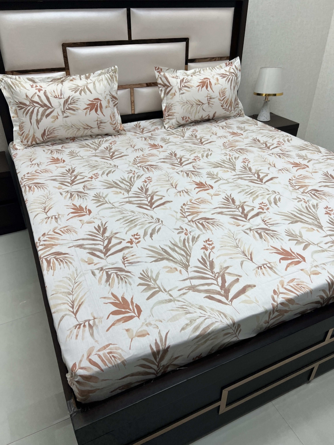 

Pure Decor Villa White Floral Printed Pure Cotton 330 TC King Bedsheet & 2 Pillow Covers
