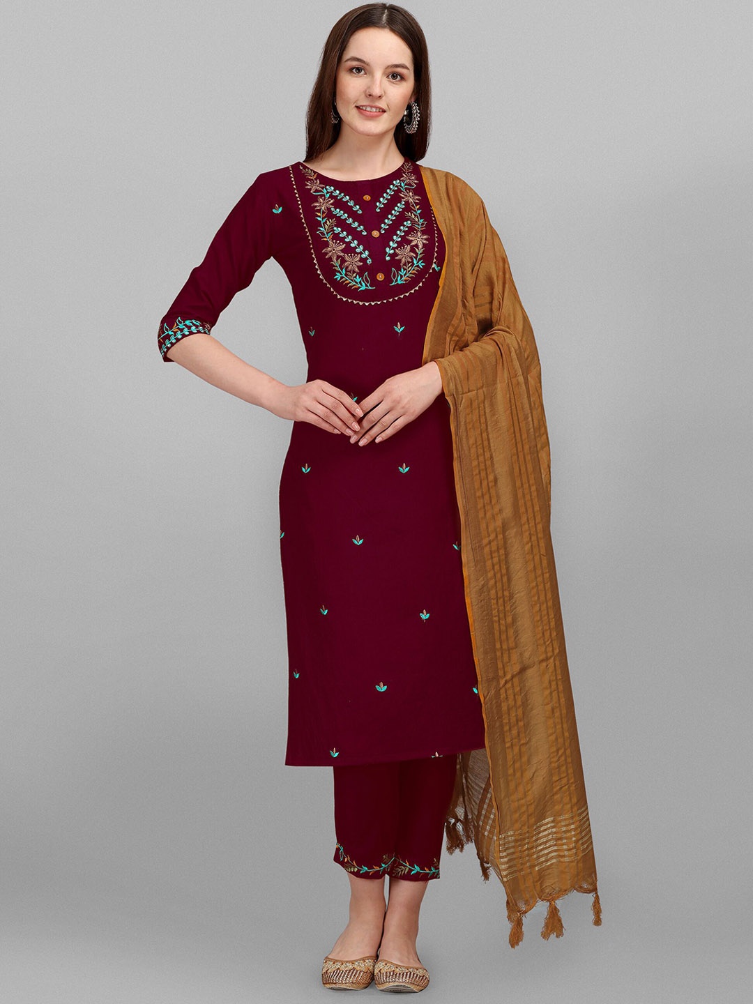 

VredeVogel Ethnic Motifs Embroidered Sequinned Straight Kurta & Trousers With Dupatta, Maroon