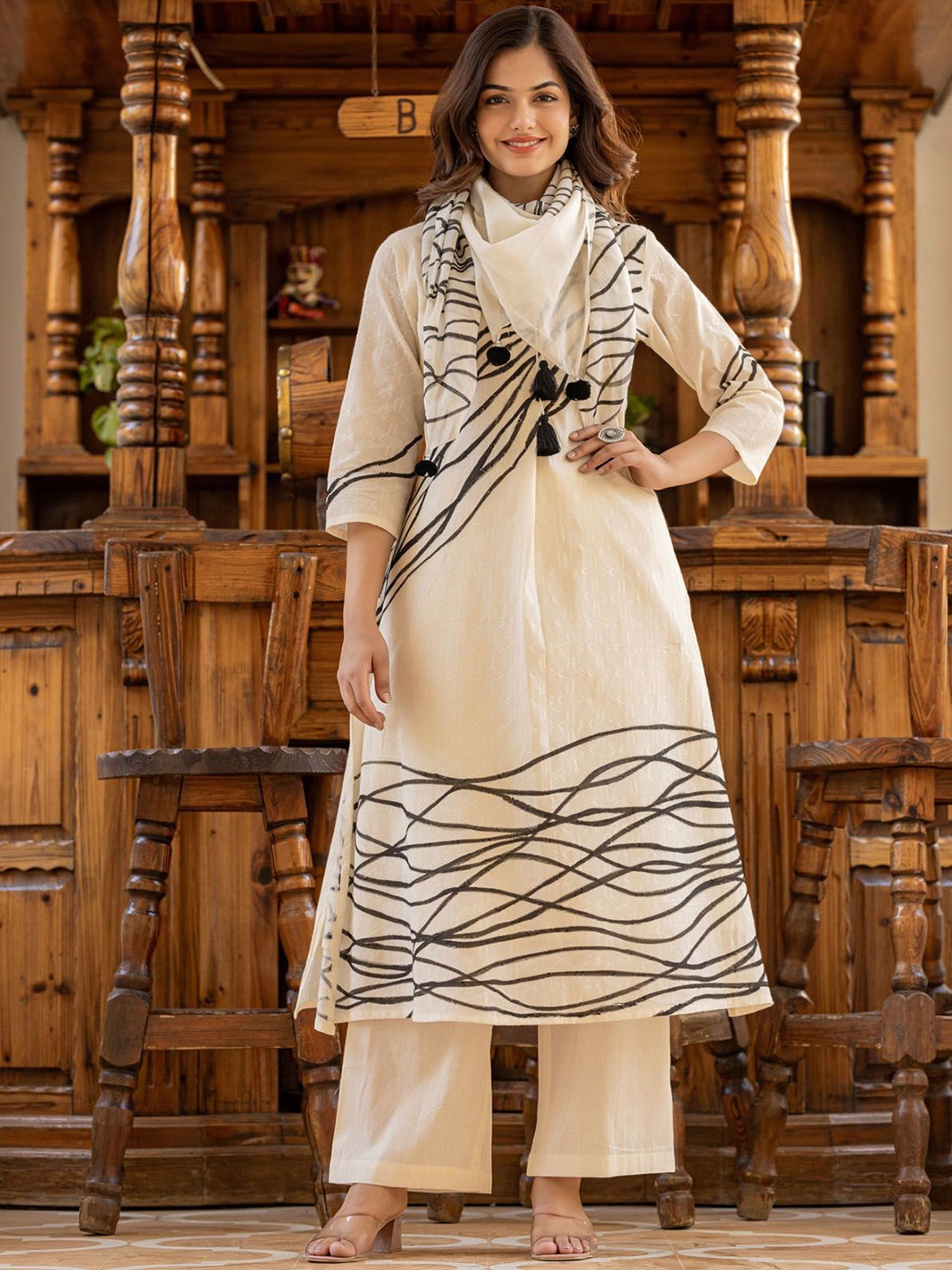 

FASHION DWAR Abstract Printed Tunic & Trousers, Off white