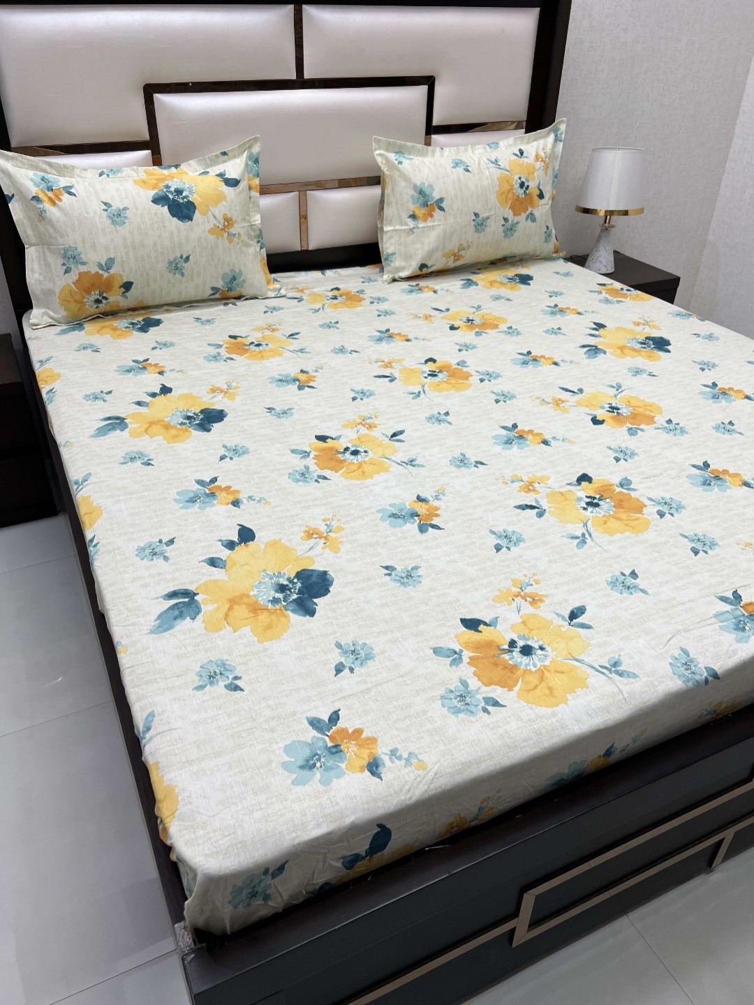 

Pure Decor Green & Yellow Floral 330 TC King Bedsheet with 2 Pillow Covers