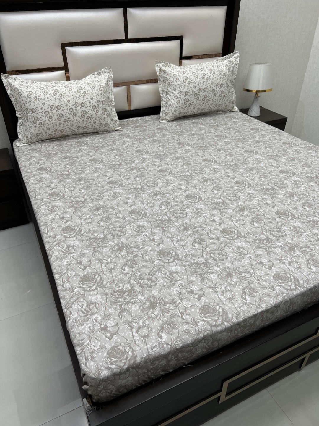 

Pure Decor Sapphire White Printed 300 TC Pure Cotton Fitted Super King Bedsheet Set, Grey