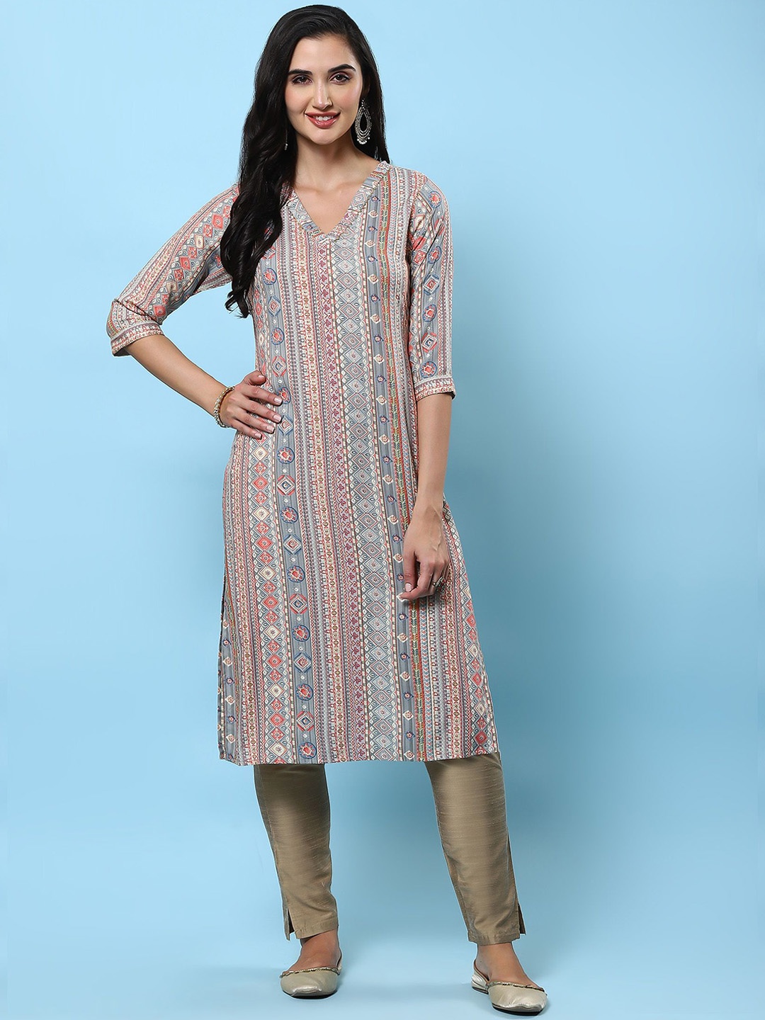 

Shree Geometric Printed V Neck Gotta Patti Straight Kurta, Grey