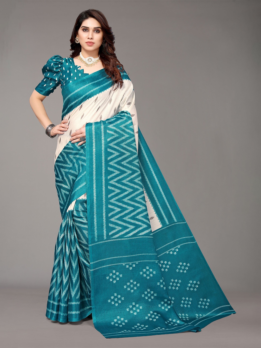 

VIRICA Geometric Printed Saree, Green