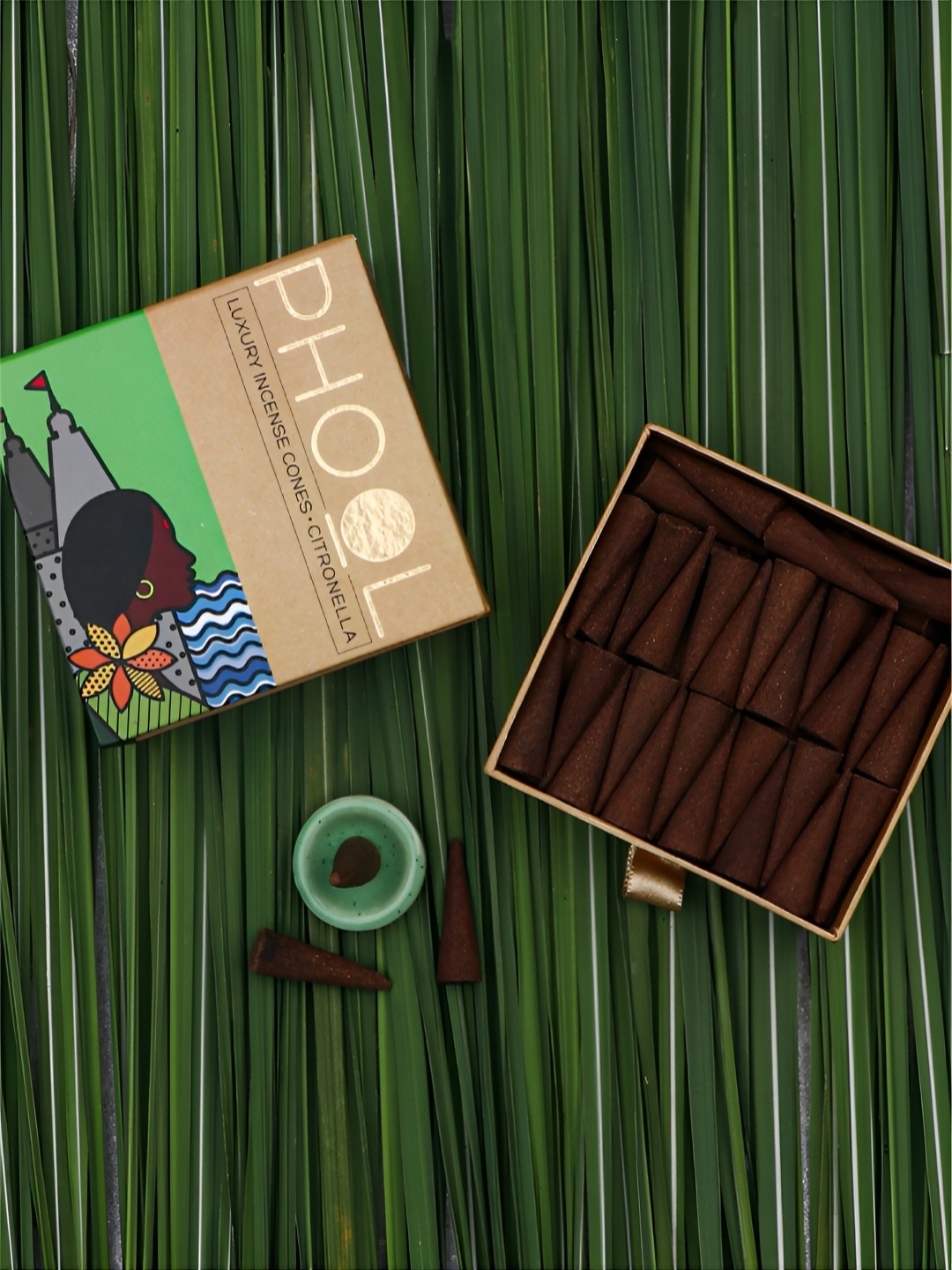 

Phool 40 Pieces Brown Citronella Natural Incense Cones Pooja Essentials
