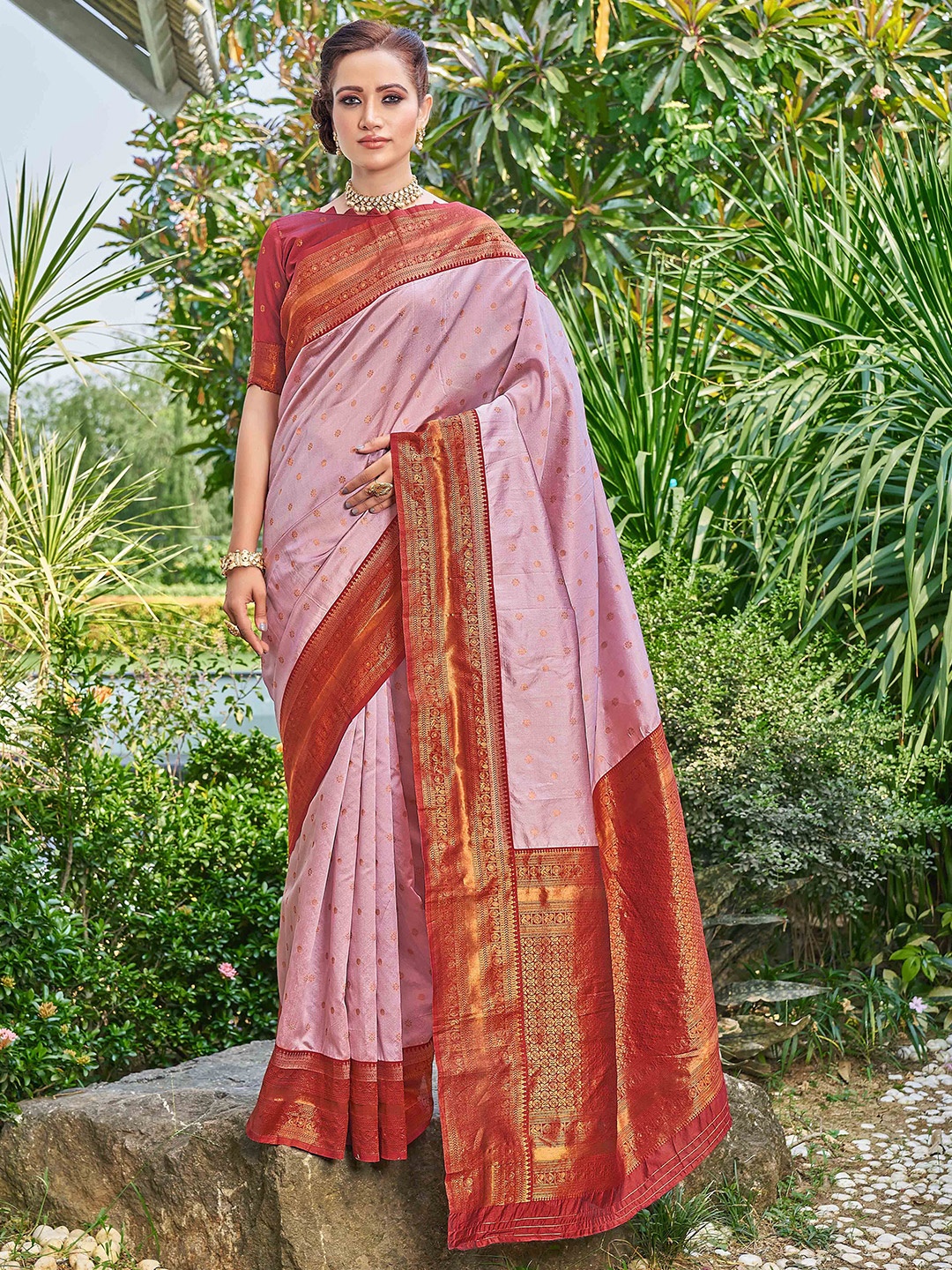 

Krimmple Woven Design Zari Kanjeevaram Saree, Peach