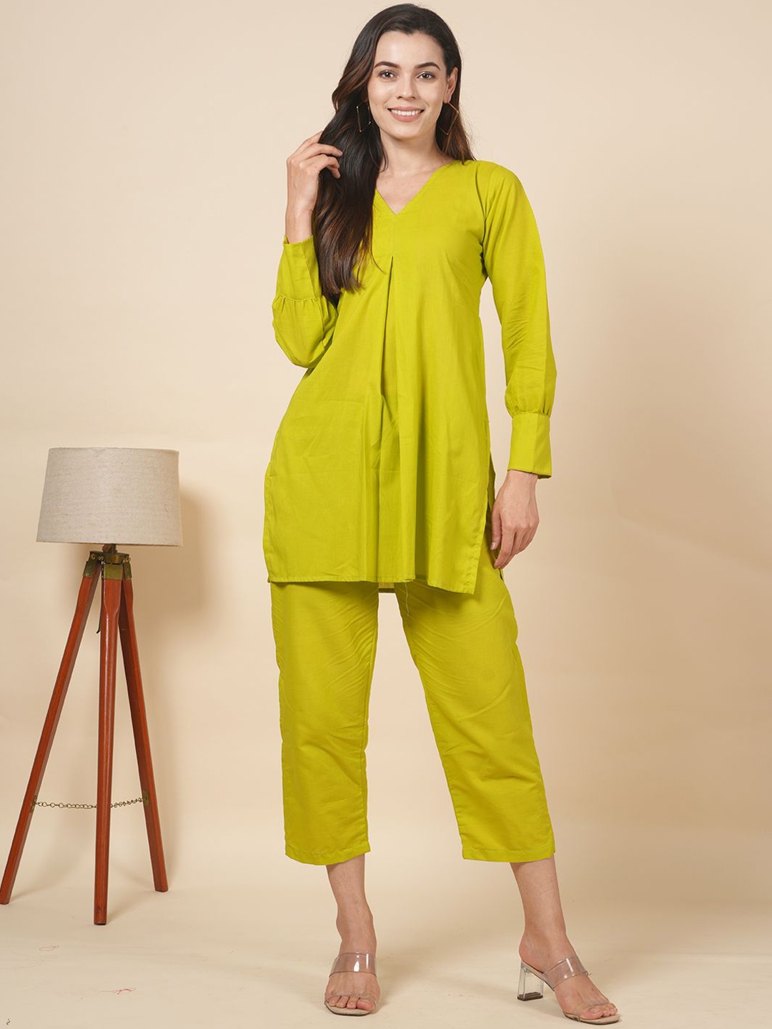 

LABEL KRISHA V-Neck Pure Cotton Straight Kurti With Trouser, Green