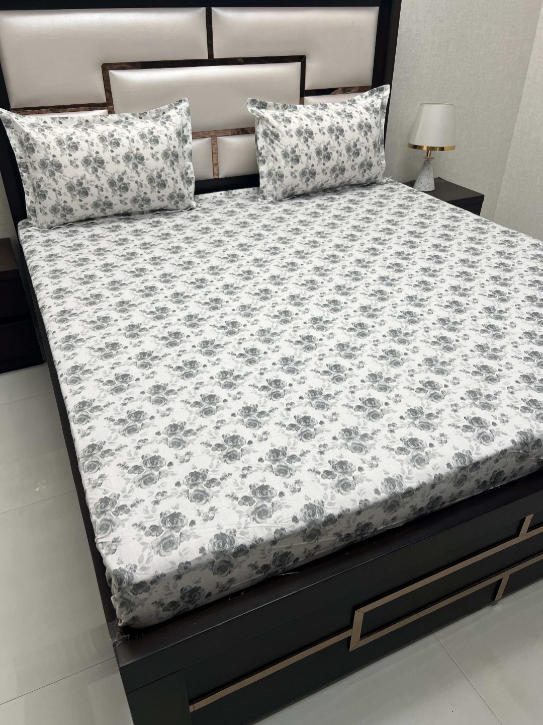 

Pure Decor Villa White Floral Pure Cotton330 TC King Bedsheet with 2 Pillow Covers