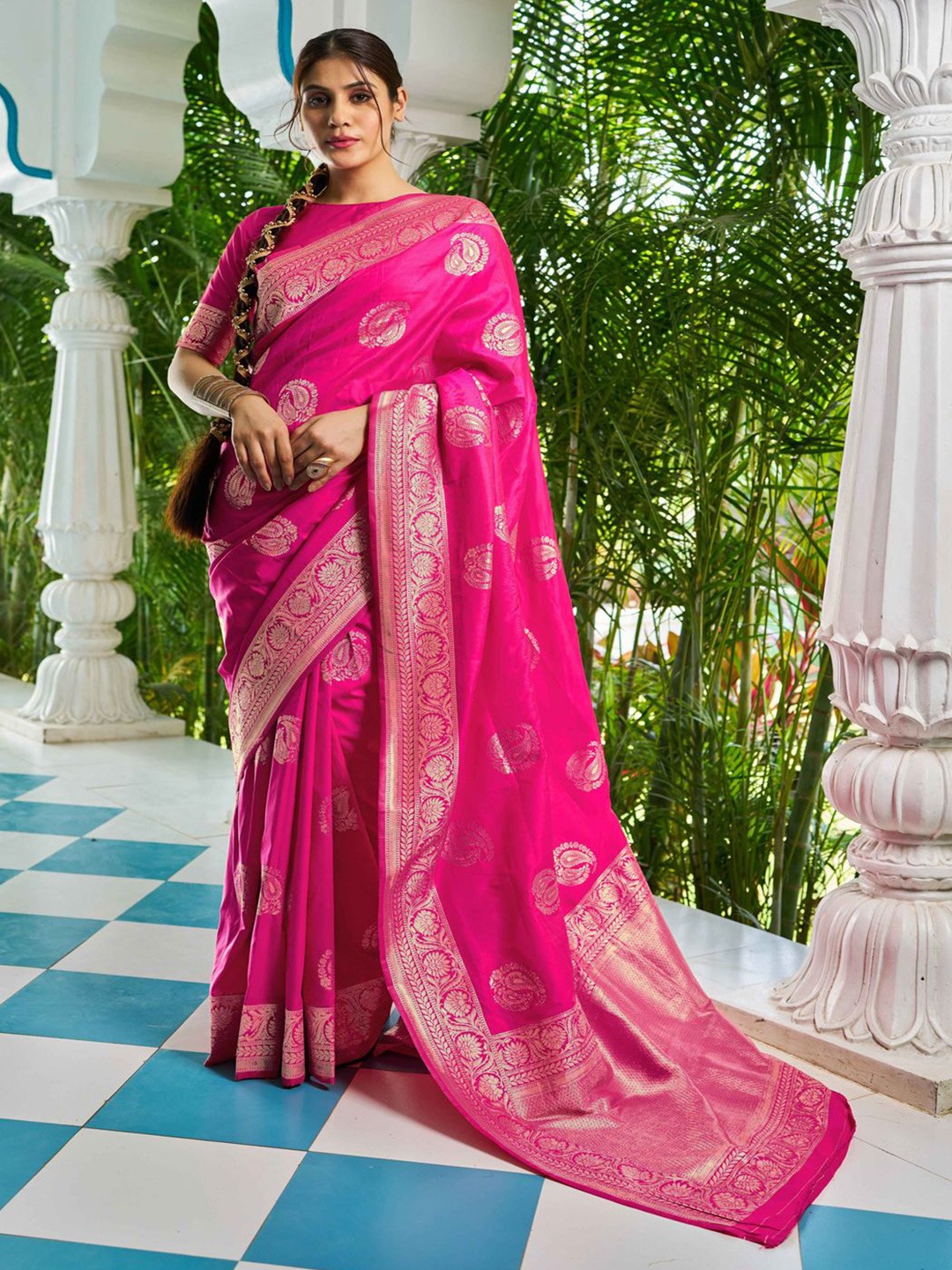 

Krimmple Woven Design Saree With Zari Border, Pink