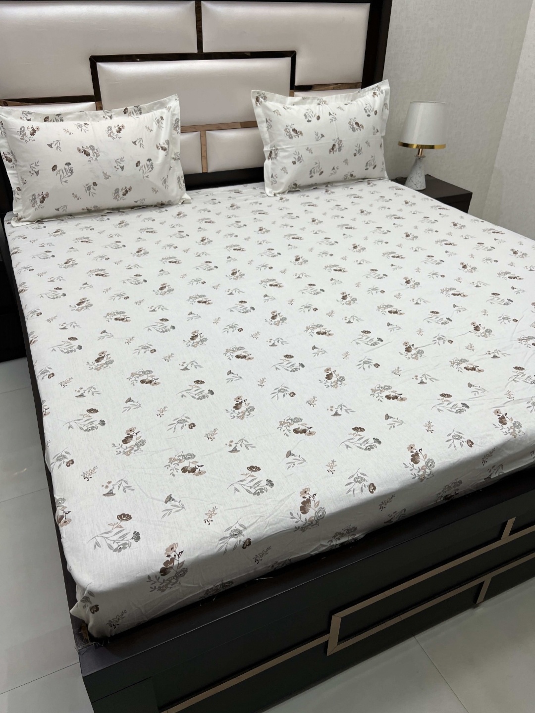 

Pure Decor Sapphire White Printed 330 TC Pure Cotton Fitted Super King Bedsheet Set