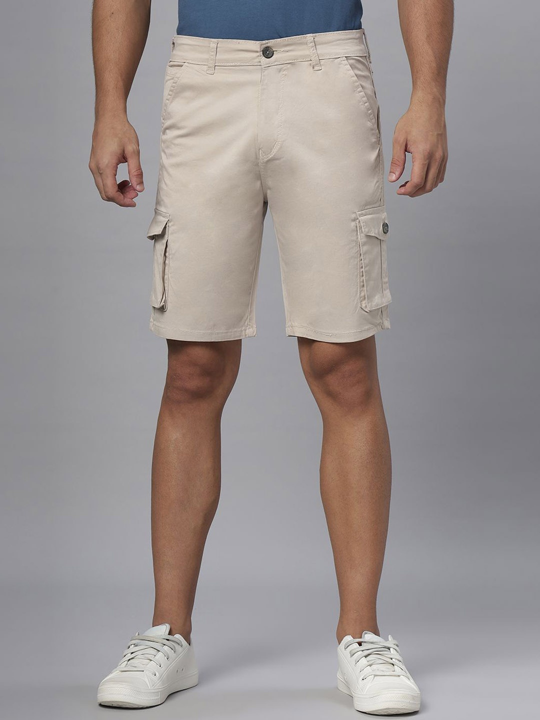 

Hence Men Slim Fit Low-Rise Cargo Shorts, Beige