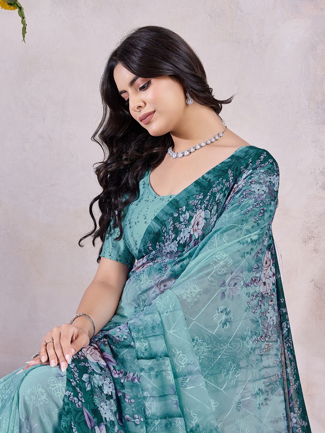 

Mitera Floral Printed Saree, Teal
