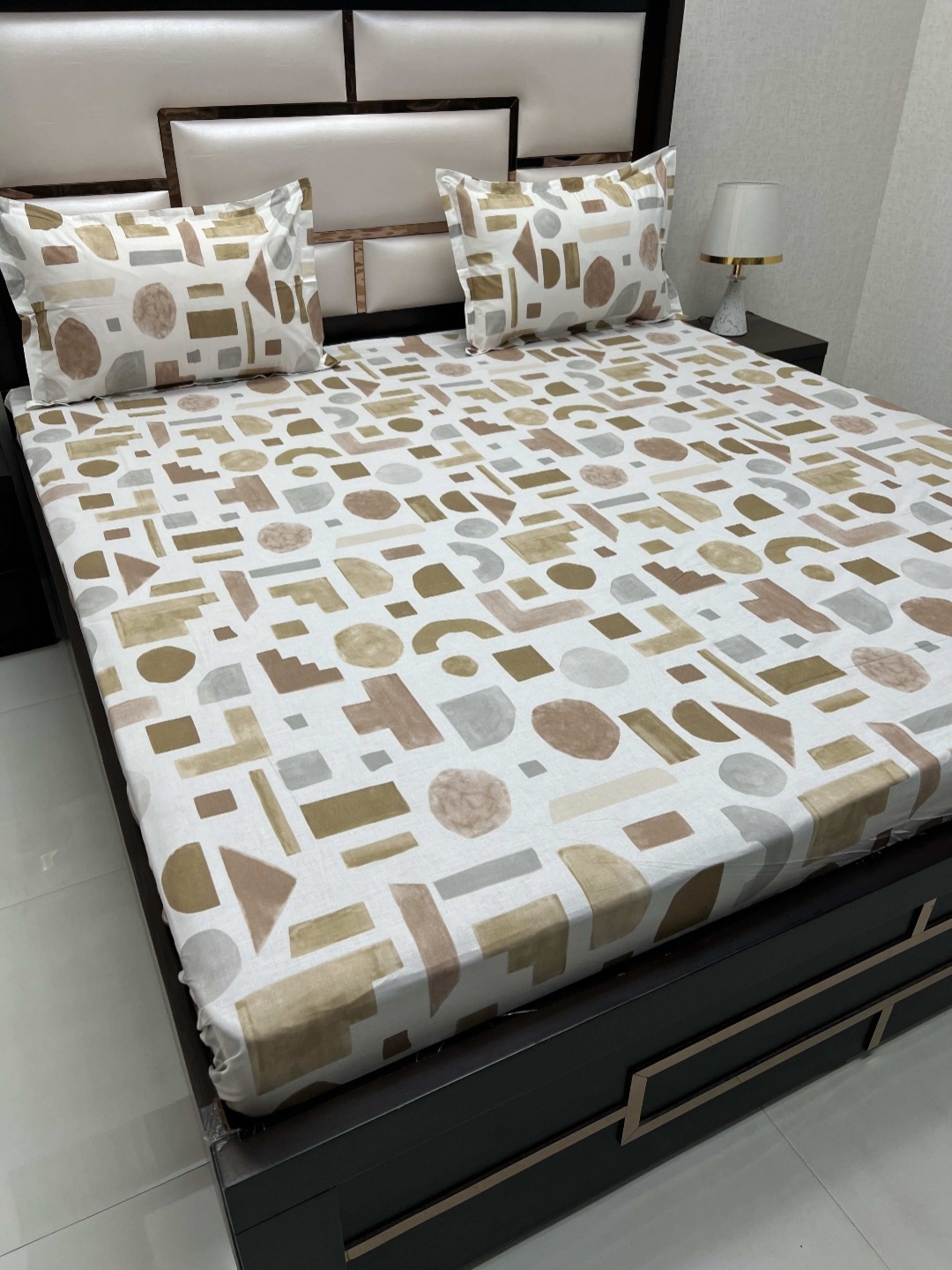 

Pure Decor White & Brown Geometric 350 TC King Bedsheet with 2 Pillow Covers