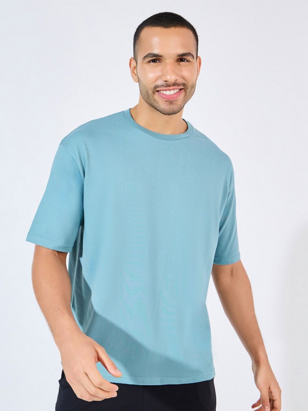 

Men Solid Cotton Rich Oversized T-Shirt, Blue