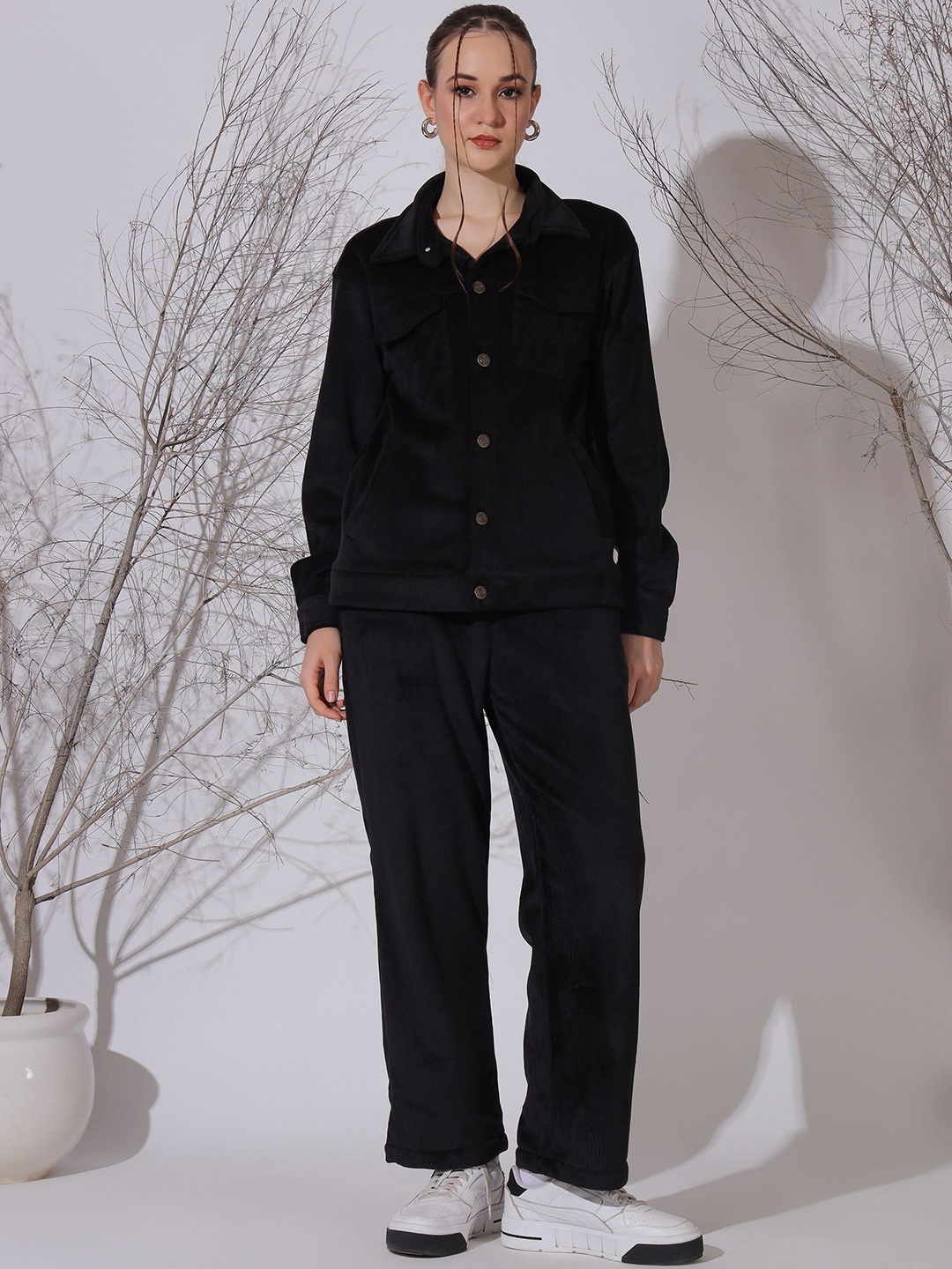 

NEUDIS Women Solid Corduroy Trouser, Black