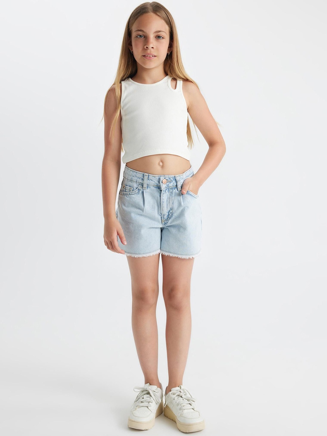 

DeFacto Girls Pure Cotton Mid-Rise Denim Shorts, Blue