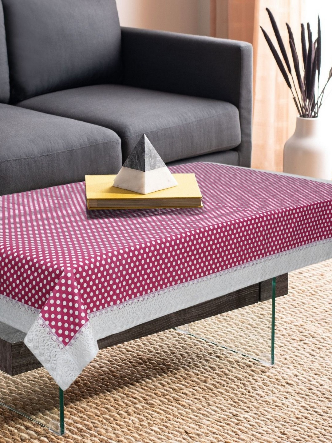 

LooMantha Pink & White Geometric Printed 4 Seater Table Cover