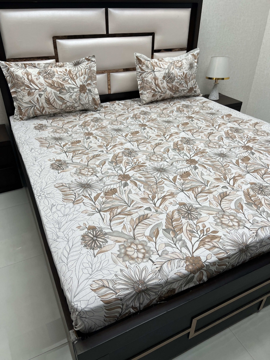 

Pure Decor Villa Brown & White Printed 330 TC Cotton King Bedsheet with 2 Pillow Covers