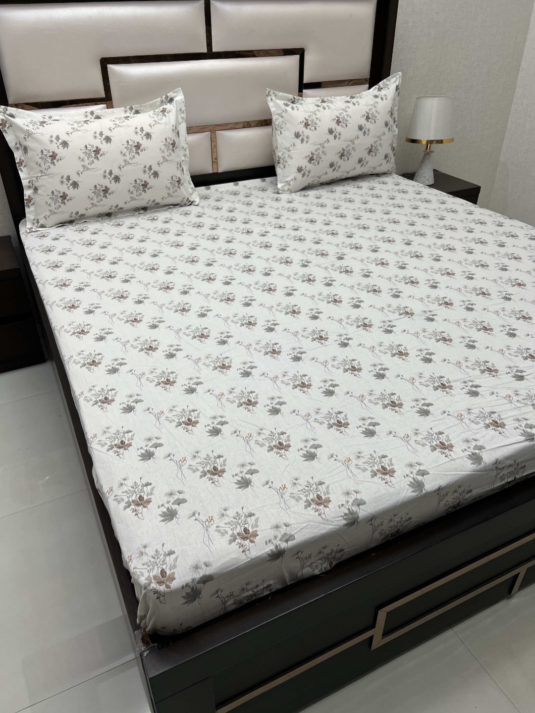 

Pure Decor Sapphire White Printed 350 TC Pure Cotton Fitted Super King Bedsheet Set