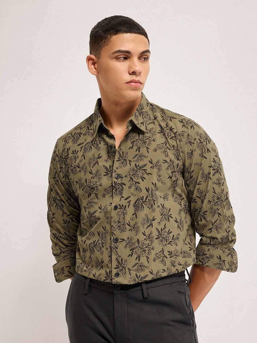 

THE BEAR HOUSE Men Slim Fit Floral Printed Pure Cotton Casual Shirt, Olive